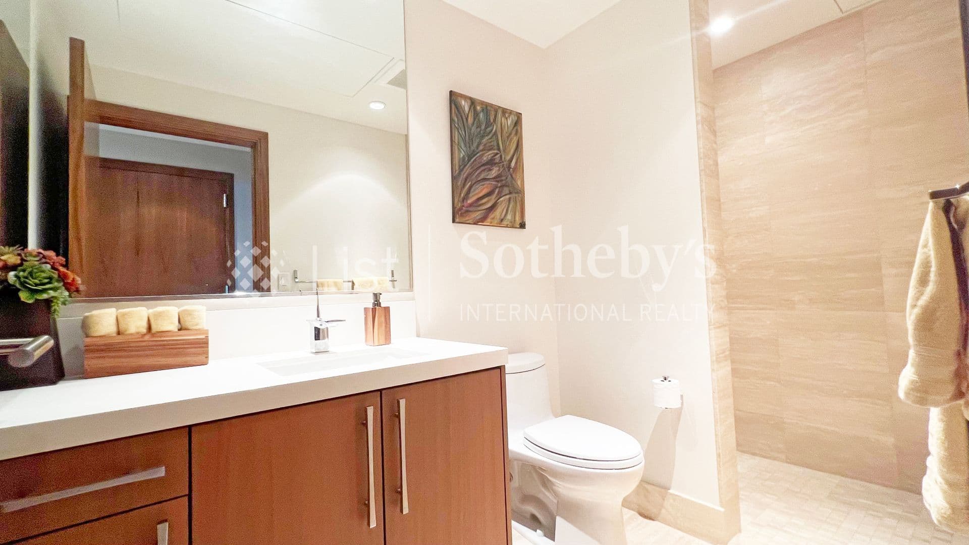 Honolulu Condo: 1555 Kapiolani Blvd #910
