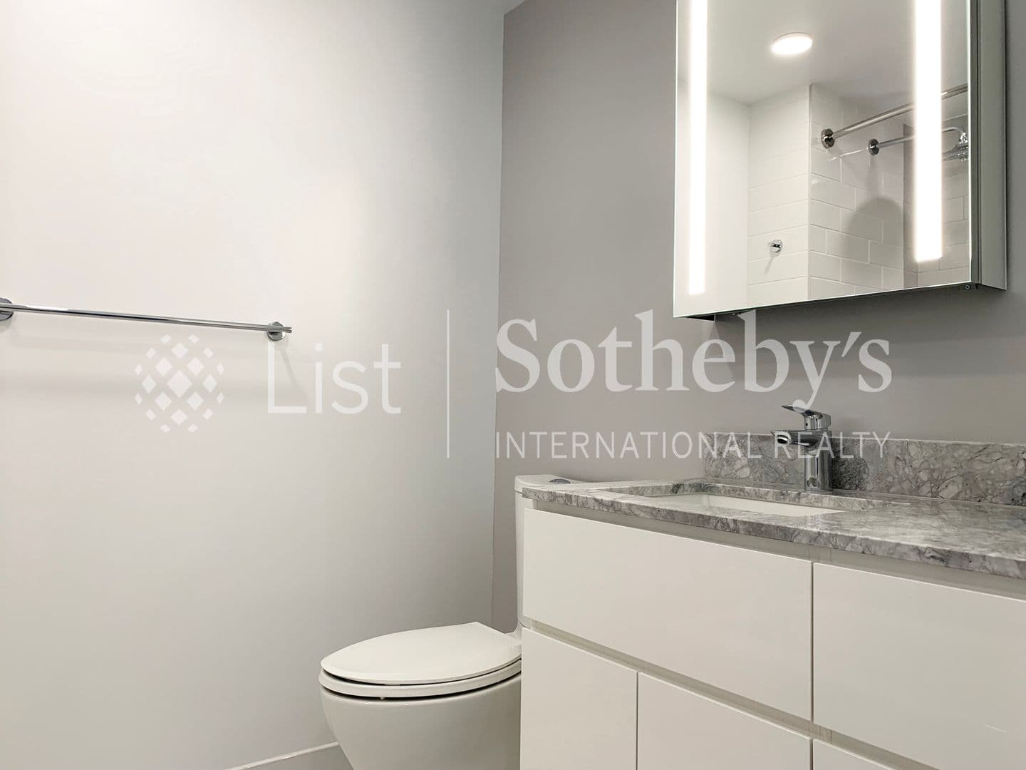 Honolulu Condo: 987 Queen St