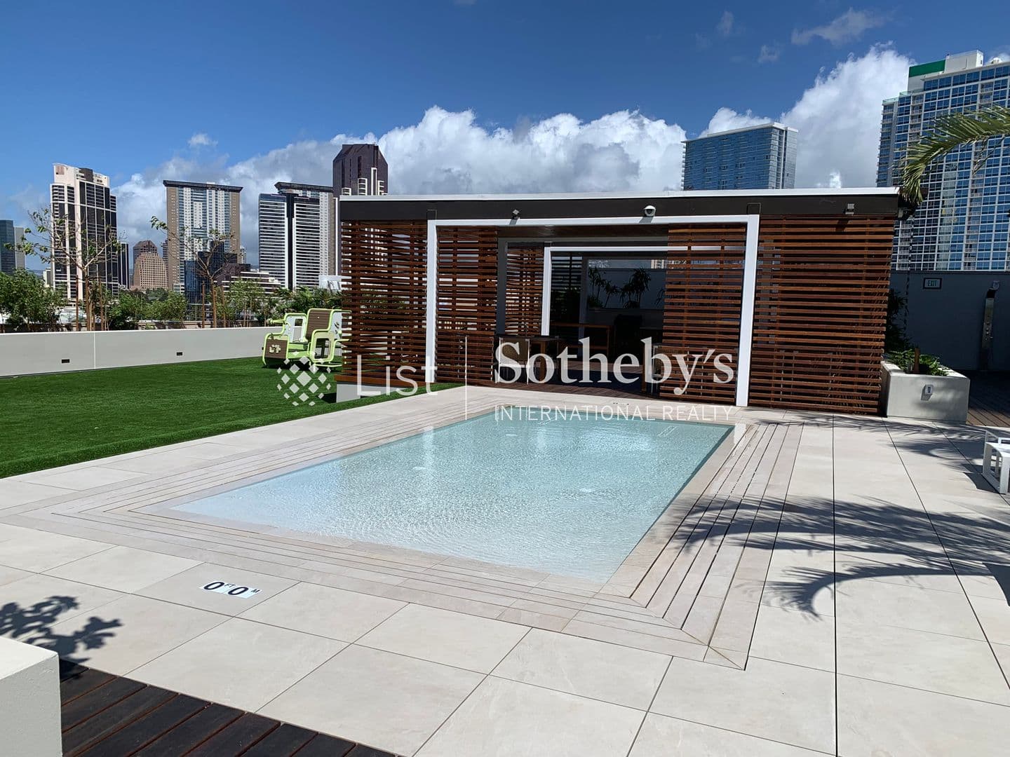 Honolulu Condo: 987 Queen St