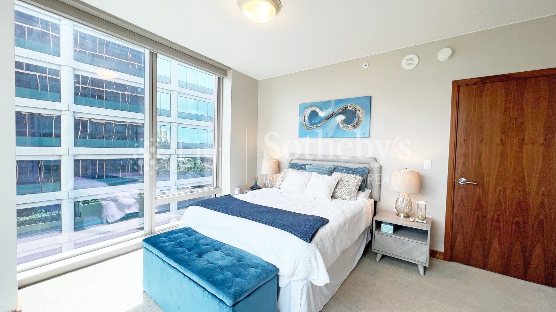Honolulu Condo: 1555 Kapiolani Blvd #910