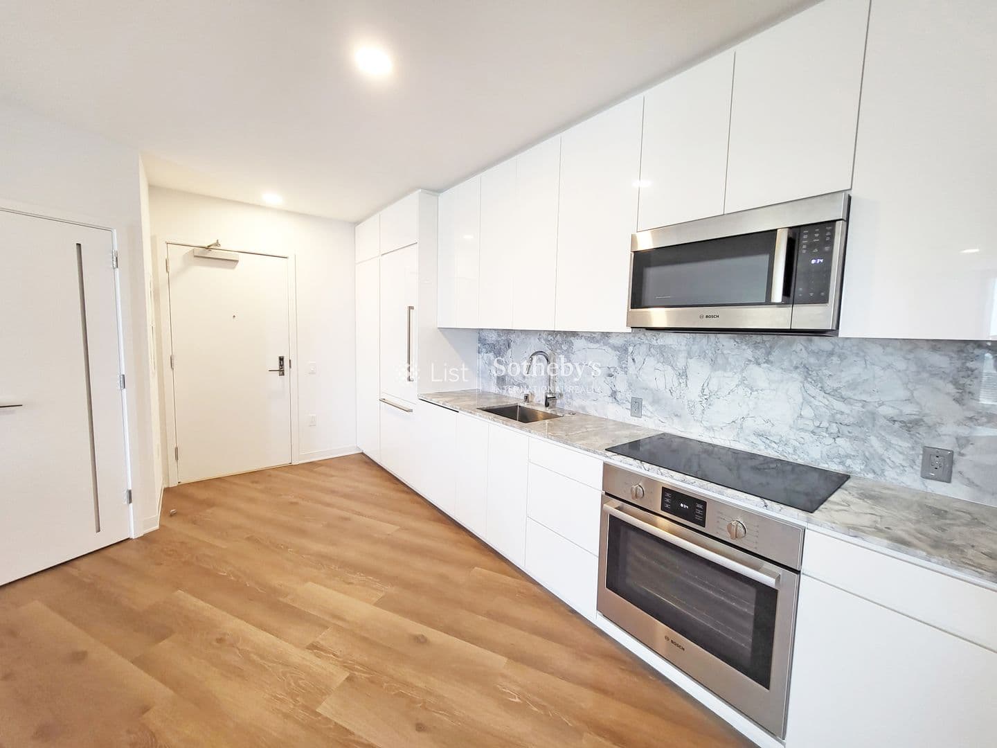 Honolulu Condo: 987 Queen Street #3713