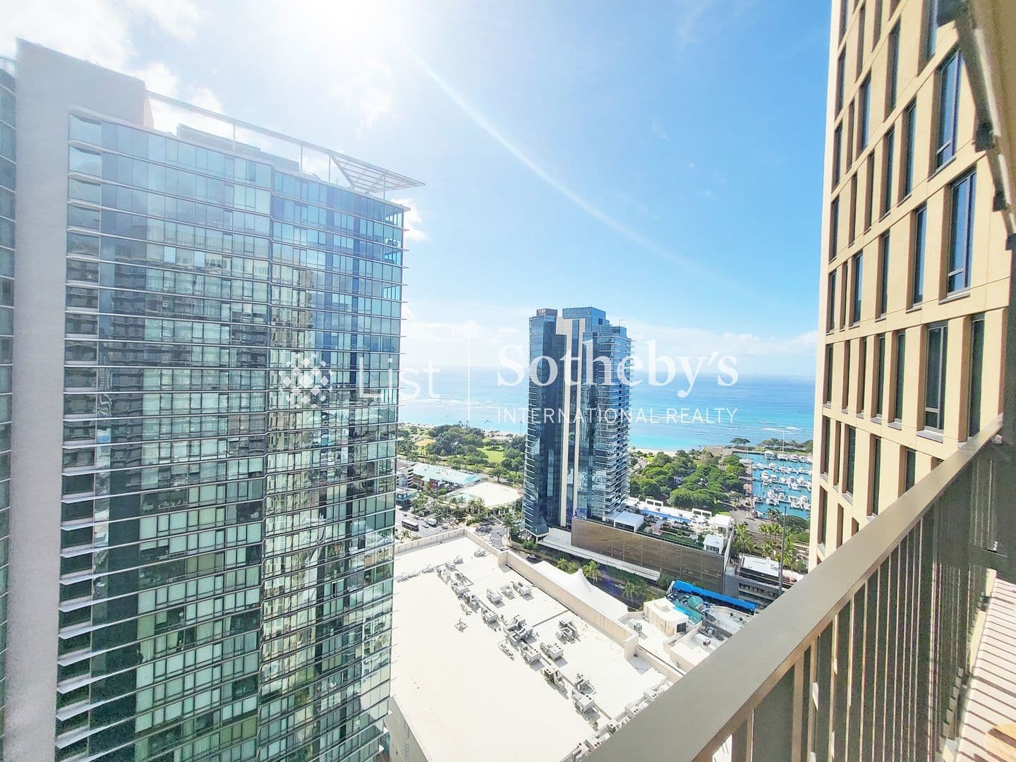 Honolulu Condo: 987 Queen St