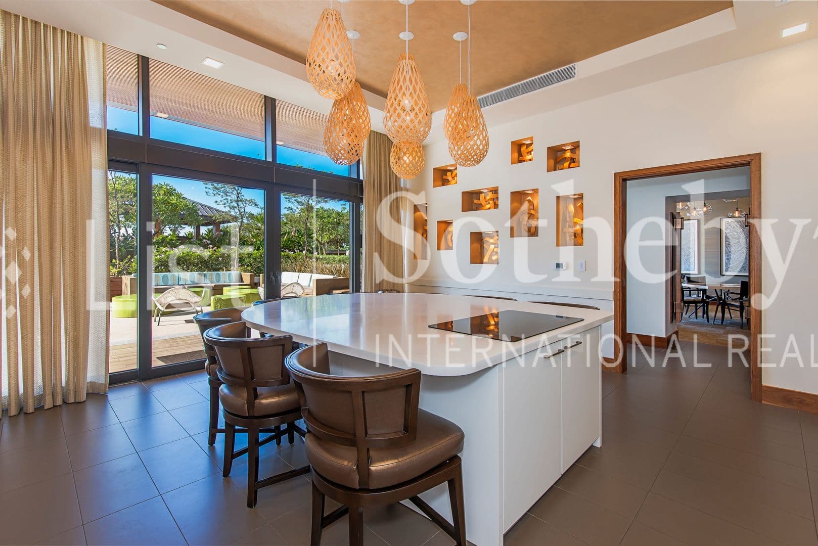 Honolulu Condo: 1555 Kapiolani Blvd #910