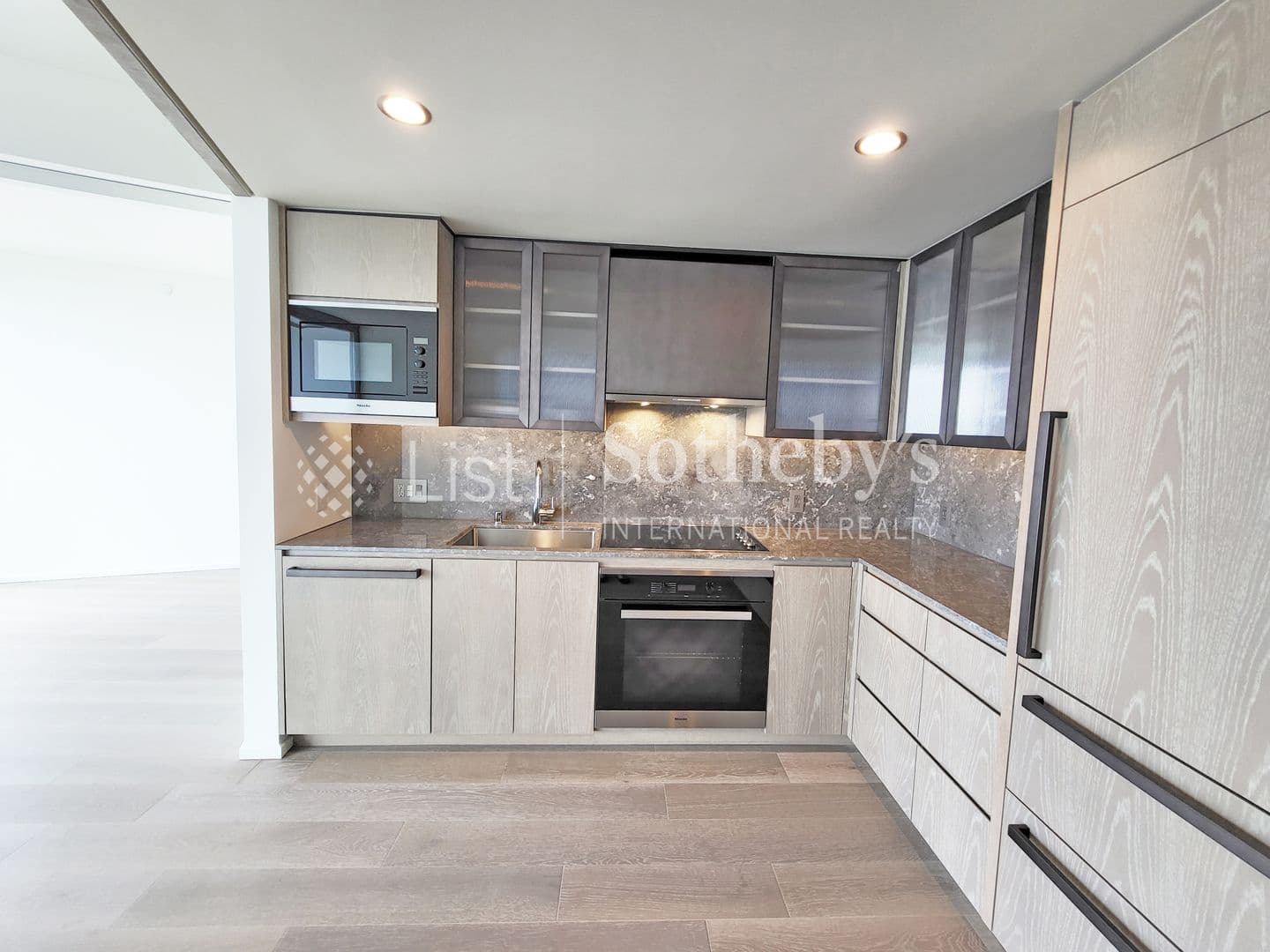 Honolulu Condo: 1000 Auahi St #2003
