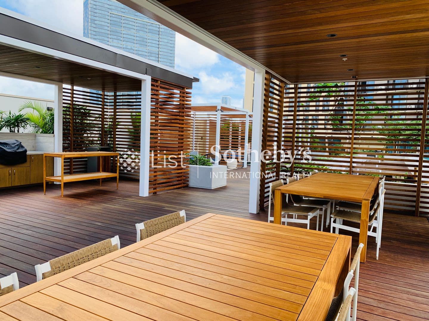Honolulu Condo: 987 Queen St
