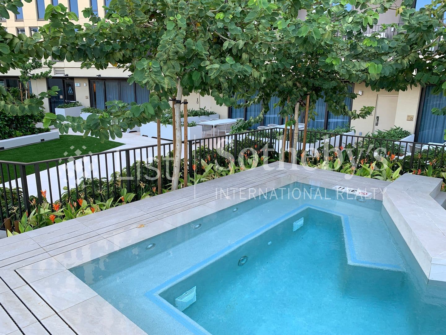 Honolulu Condo: 987 Queen St