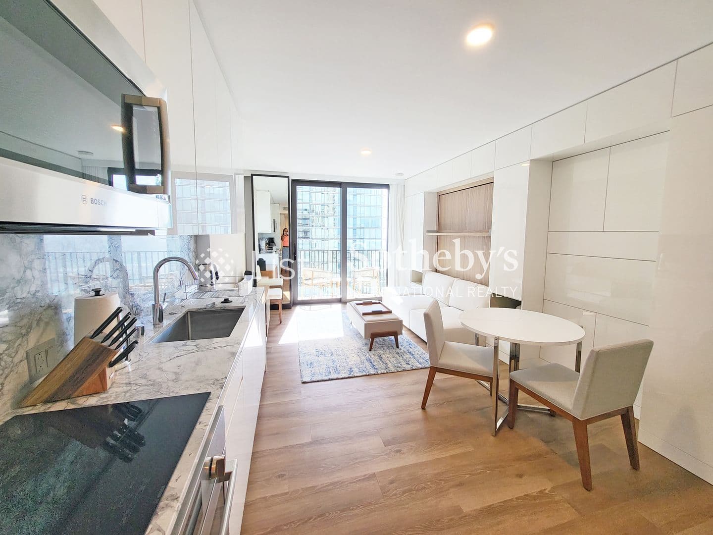 Honolulu Condo: 987 Queen st