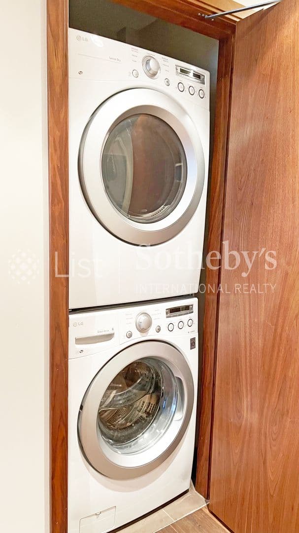 Honolulu Condo: 1555 Kapiolani Blvd #910