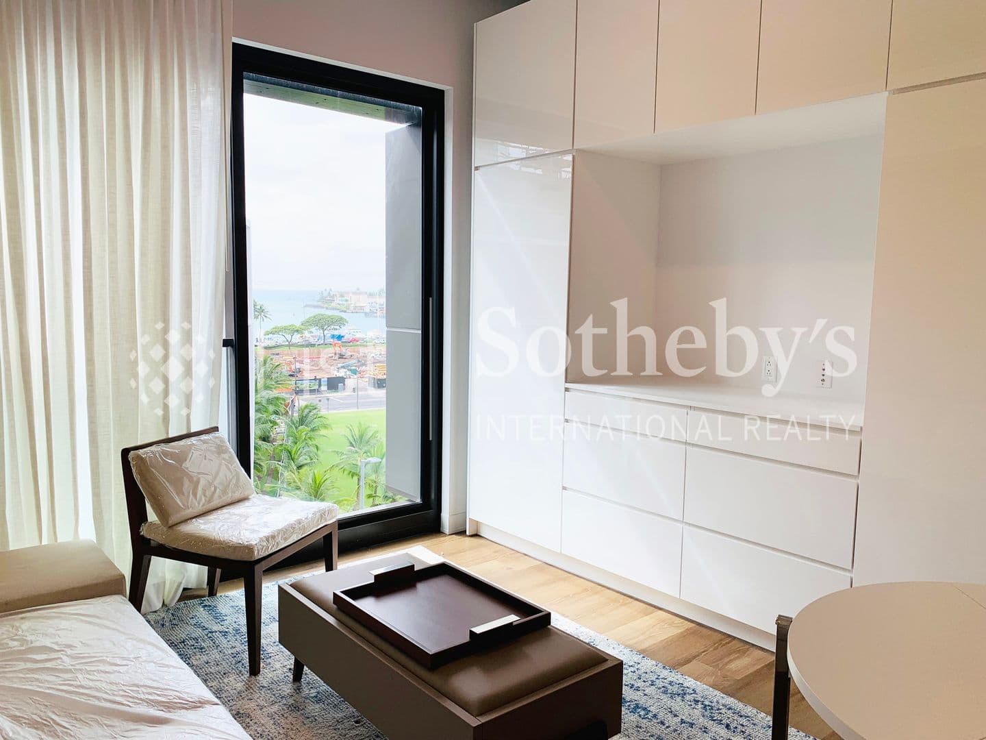 Honolulu Condo: 987 Queen St
