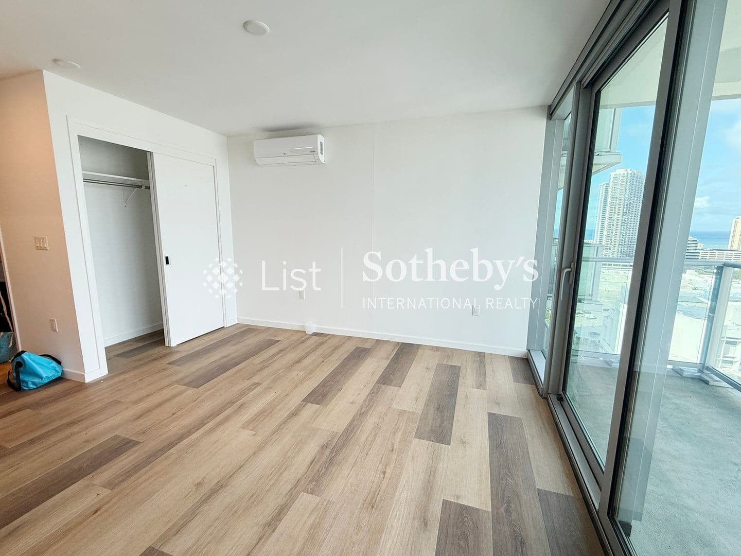 Honolulu Condo: 1515 Liona St. #2208L