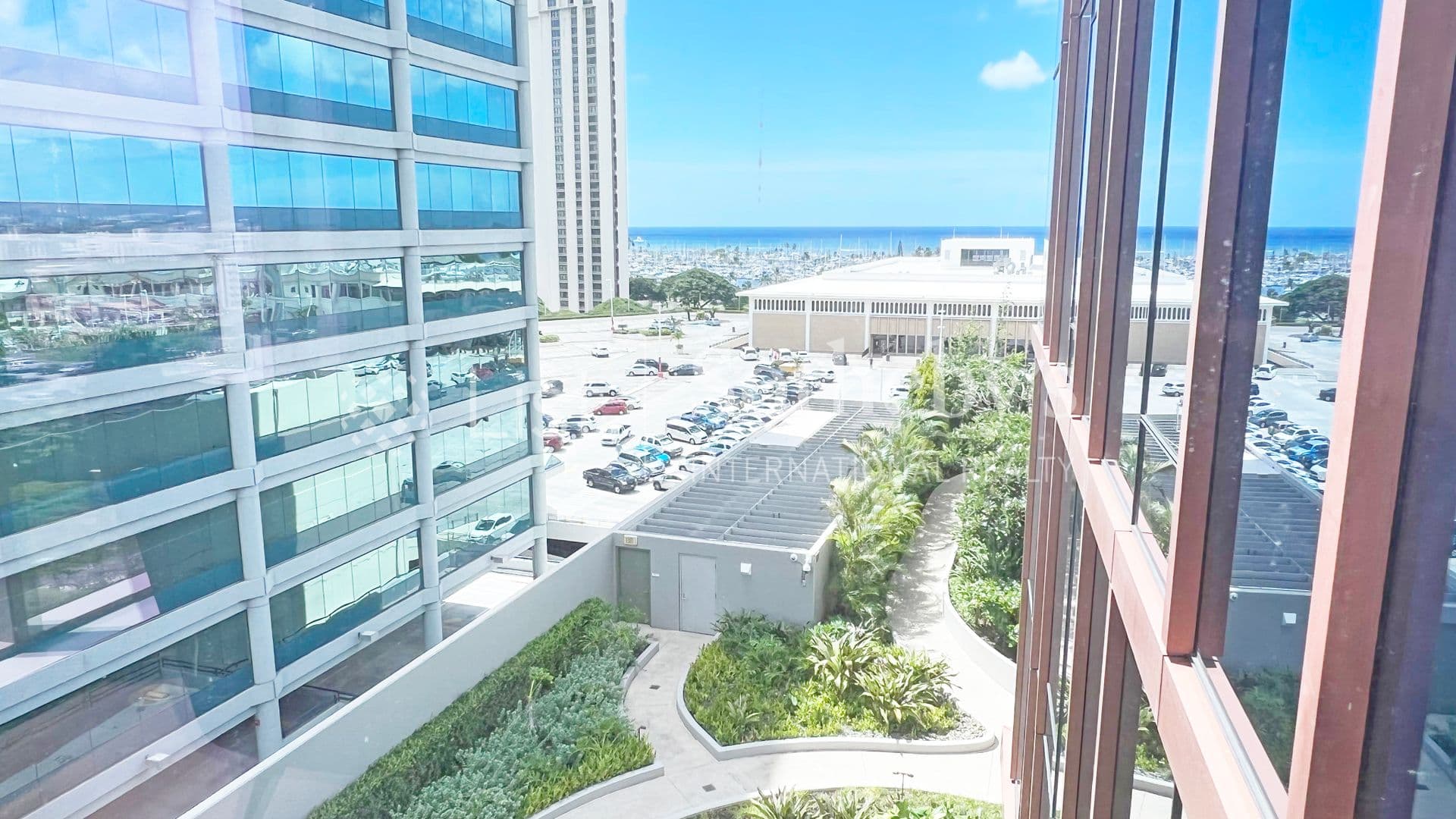 Honolulu Condo: 1555 Kapiolani Blvd #910
