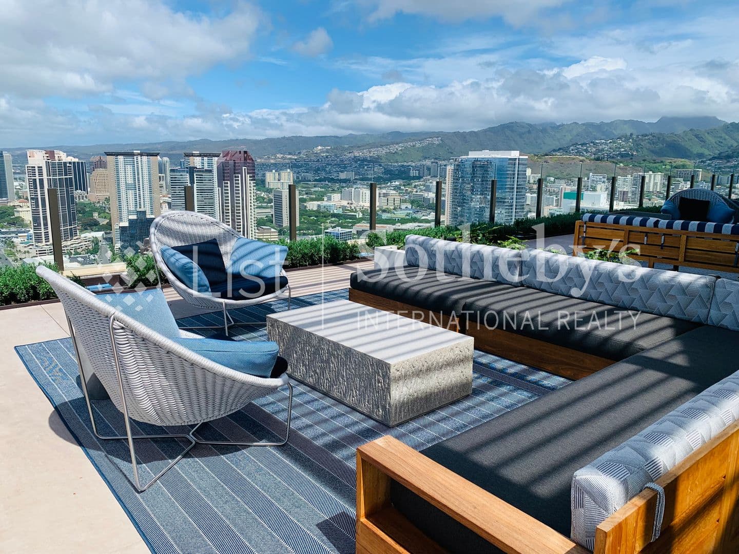Honolulu Condo: 987 Queen St