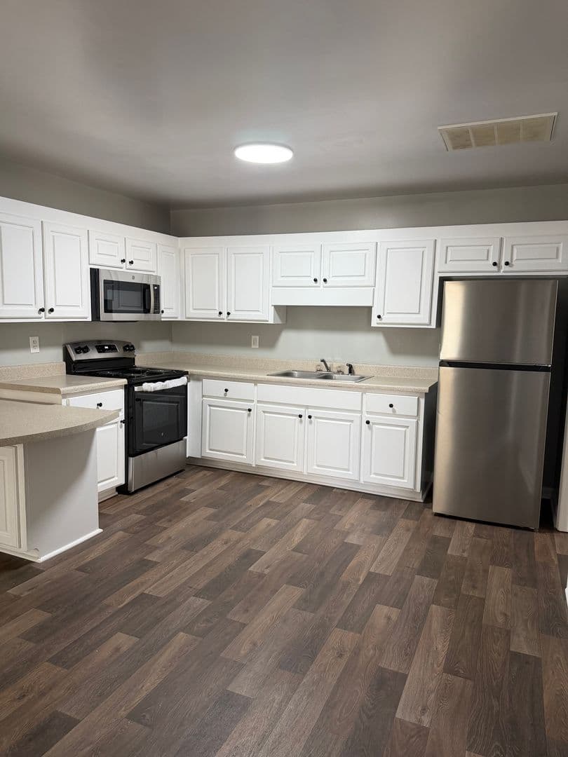 ORANGEBURG Apartment: 142 KEYPORT CT.