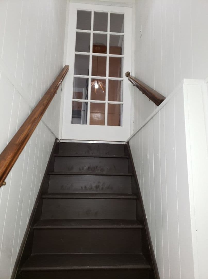 ORANGEBURG House: 1837 WILLIAMS STREET UPSTAIRS