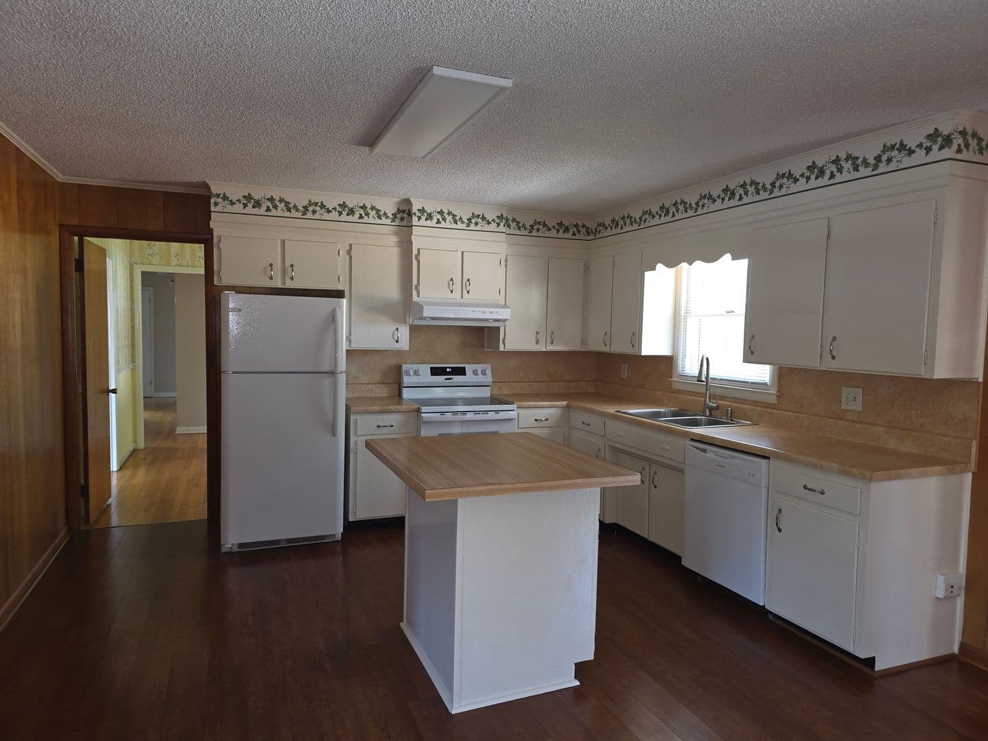 ORANGEBURG House: 3322 HART ST