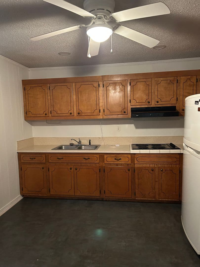 ORANGEBURG House: 1837 WILLIAMS STREET UPSTAIRS