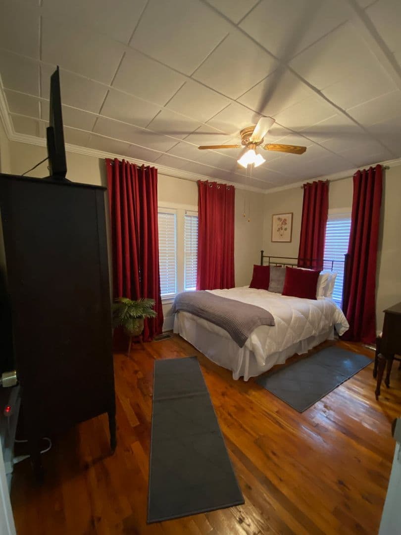 ORANGEBURG House: 2155 MAGNOLIA ST