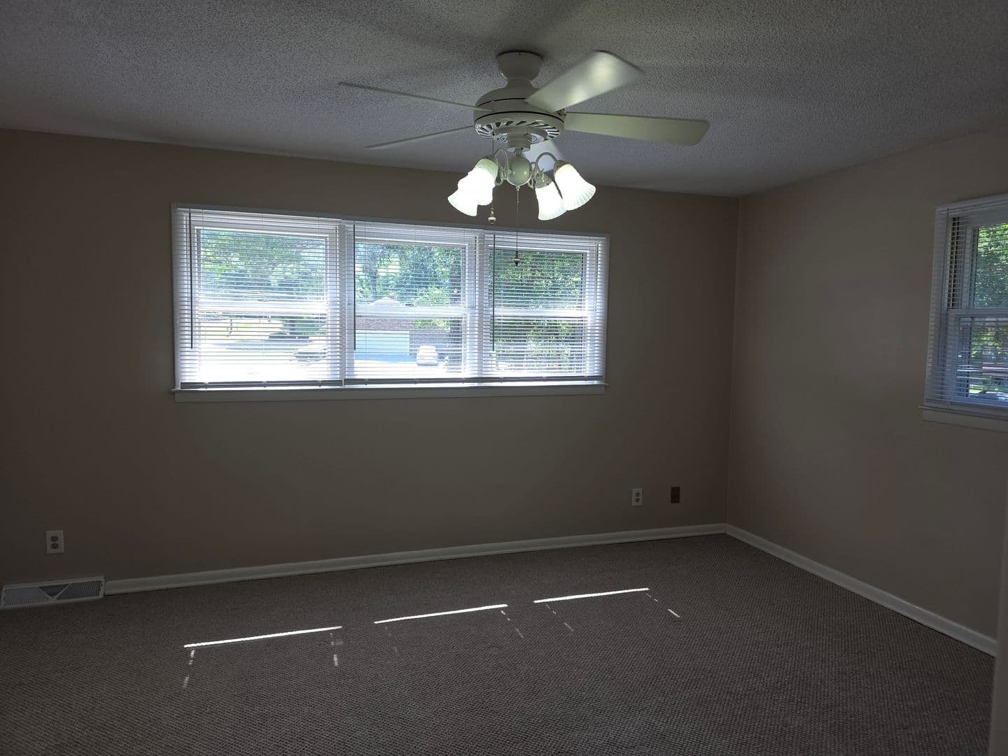 ORANGEBURG House: 3322 HART ST