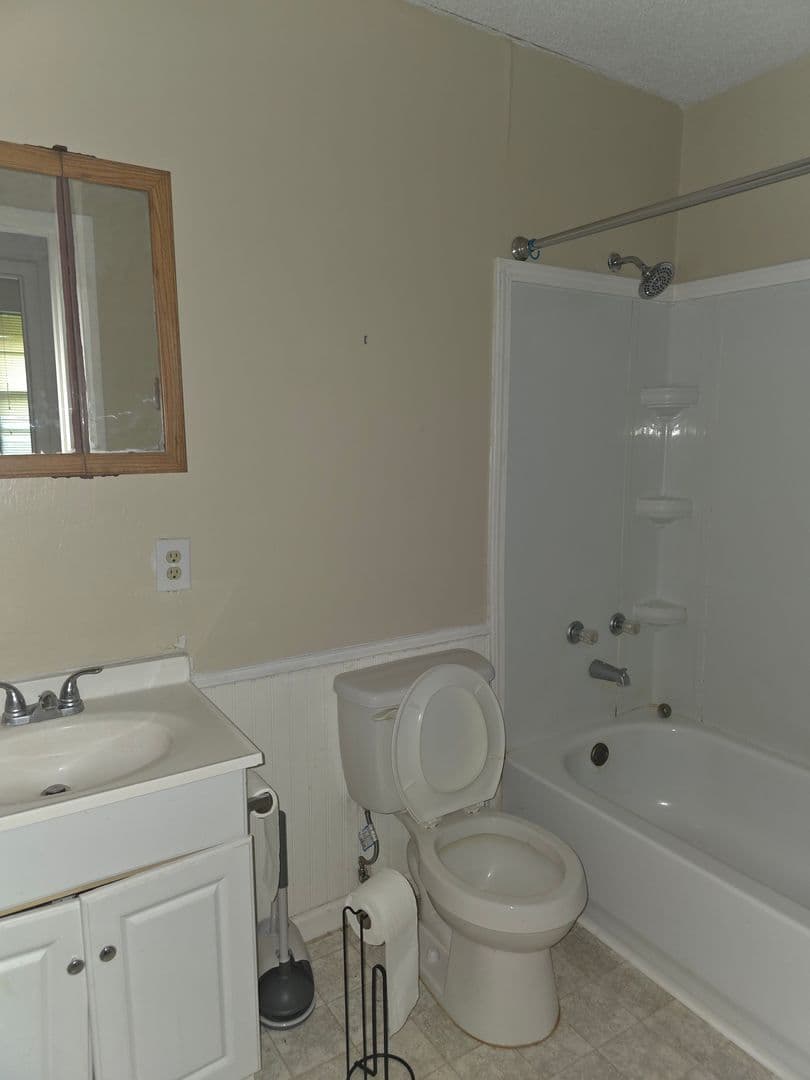 ROWESVILLE House: 440 CATTLE CREEK RD