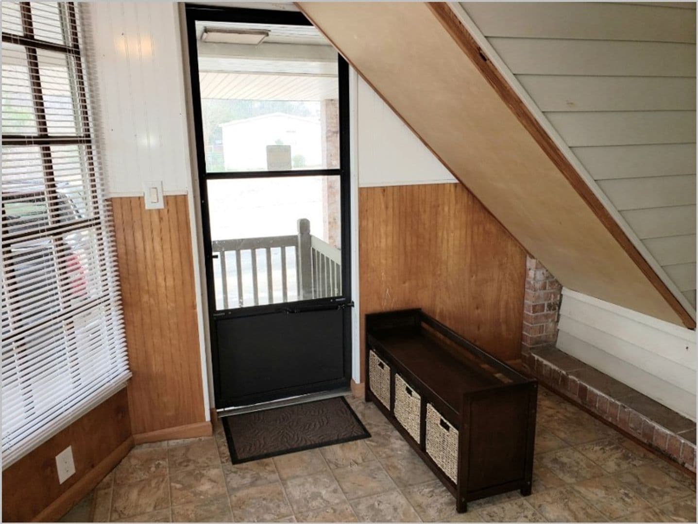 ORANGEBURG House: 1837 WILLIAMS STREET UPSTAIRS