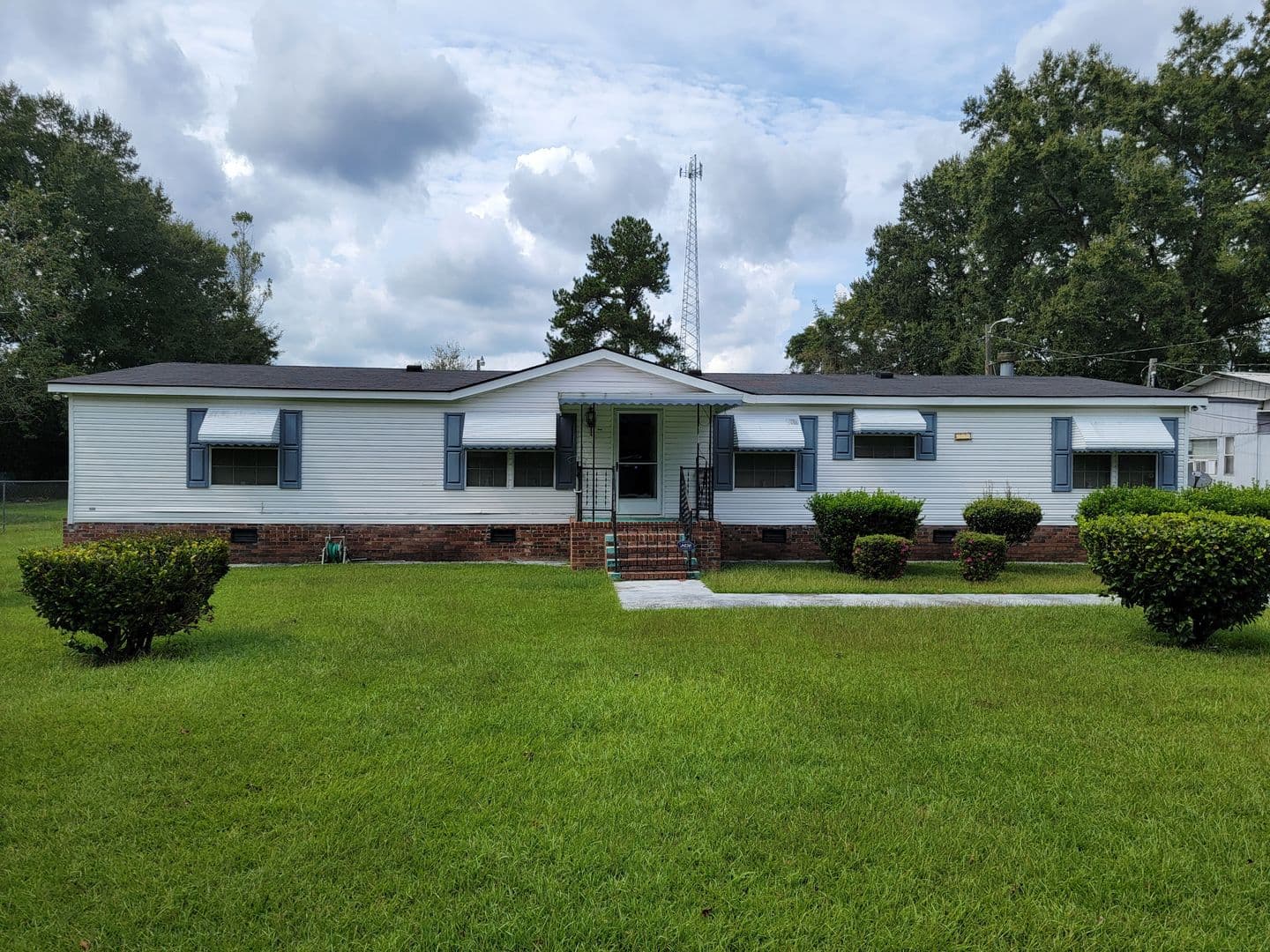 ORANGEBURG House: 1233 JERNIGAN DR SE