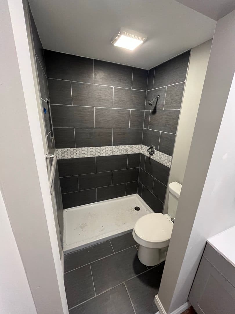 Cincinnati Apartment: 1-17 2341 Burnet Avenue