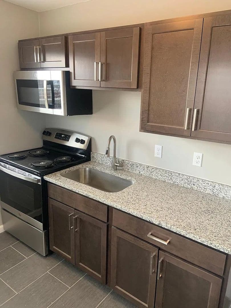 Cincinnati Apartment: 334 Helen Street