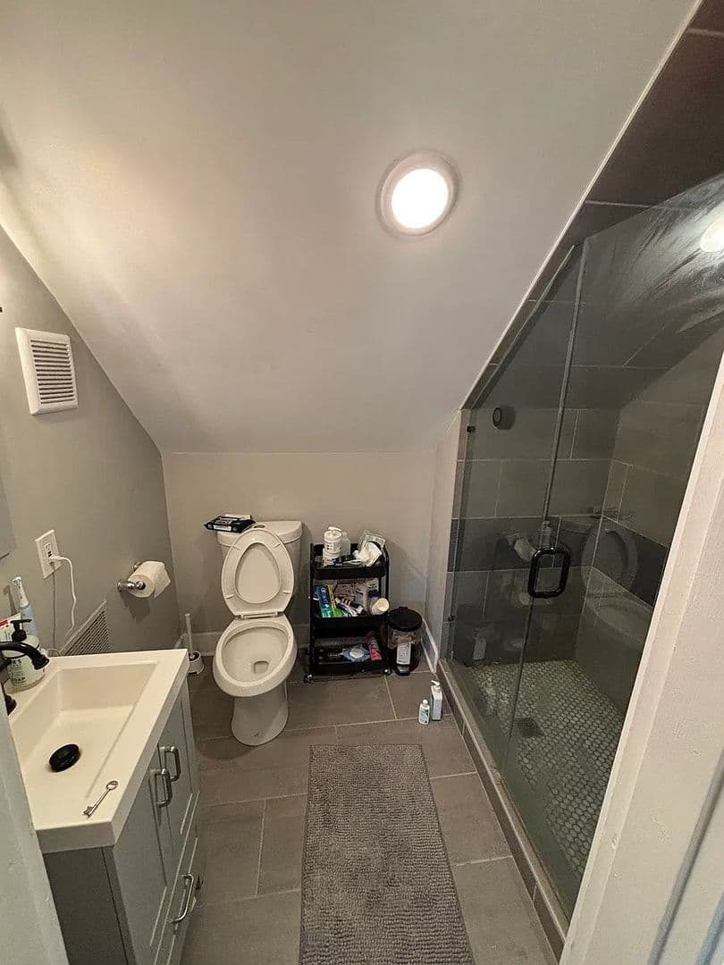 Cincinnati Apartment: 281 McCormick