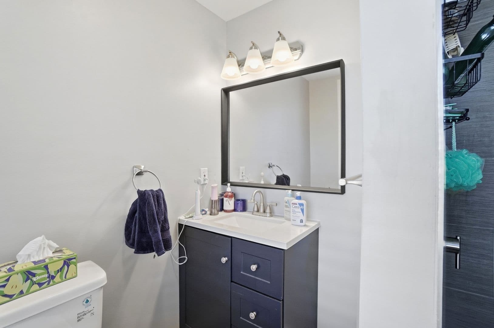 Cincinnati Apartment: 2406 Auburn Ave