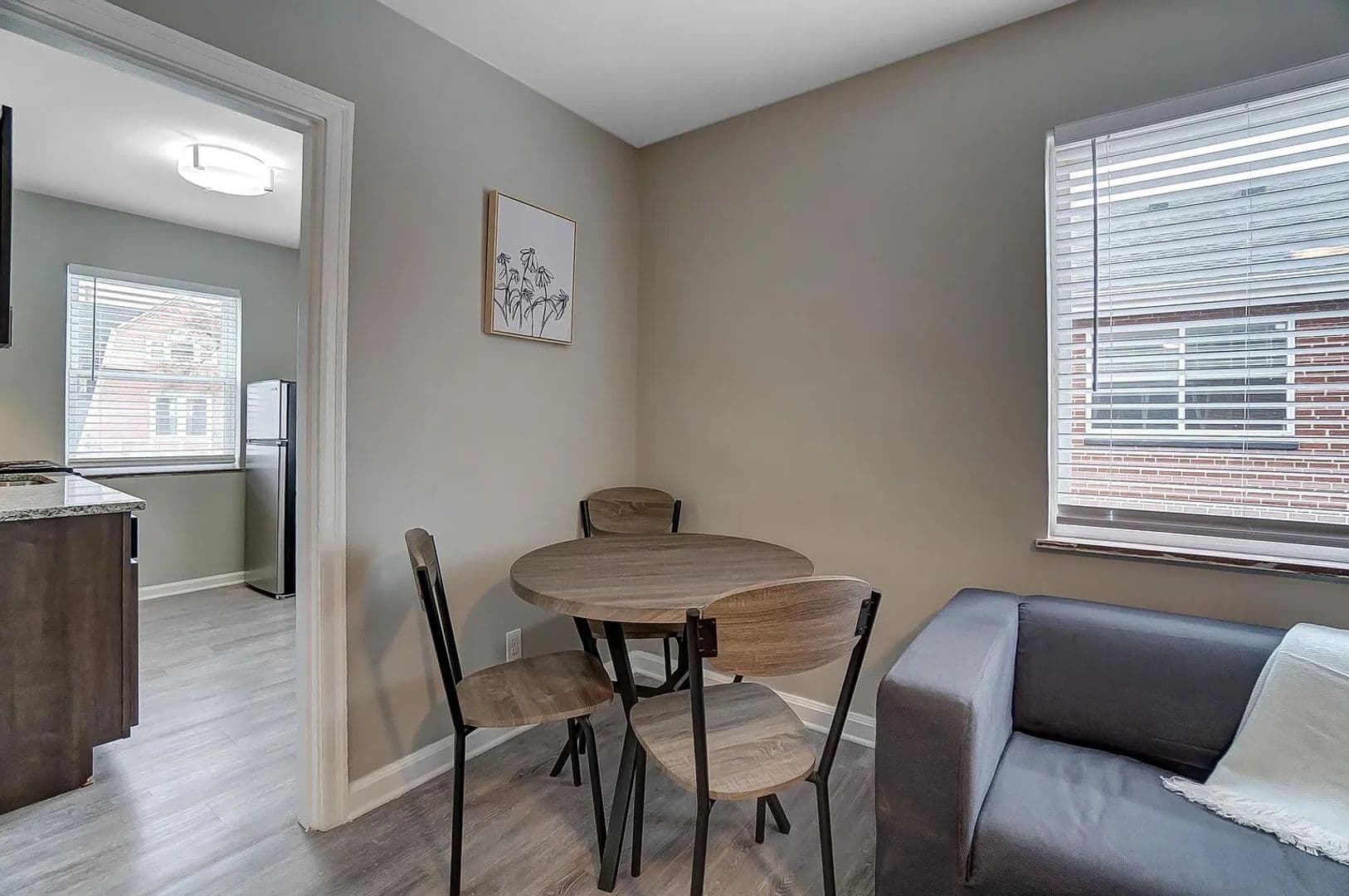 Cincinnati Apartment: 330 Helen Street