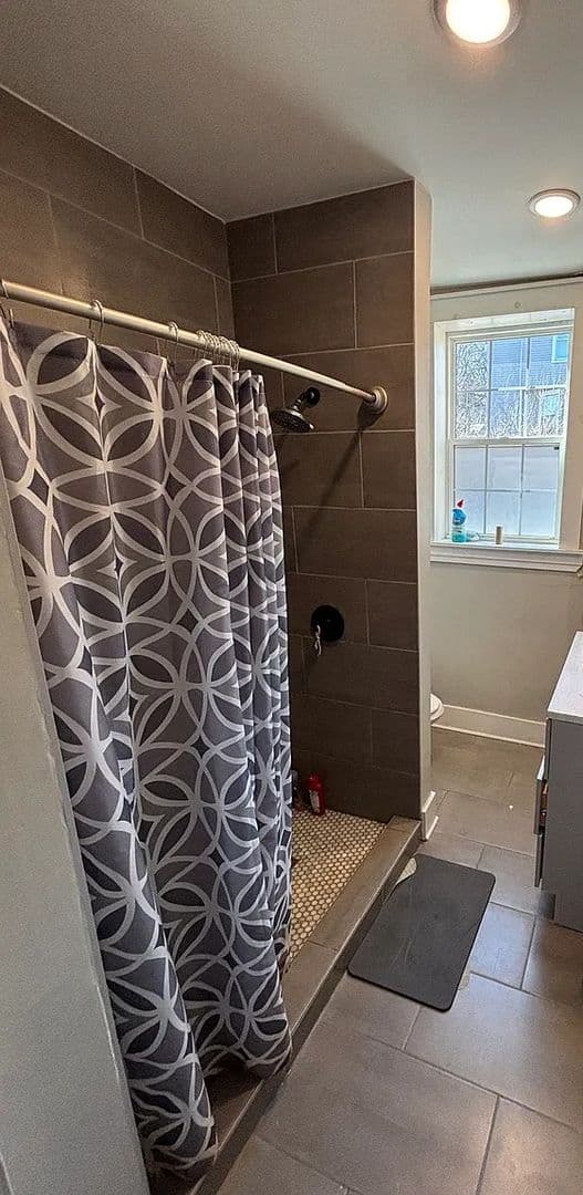 Cincinnati Apartment: 281 McCormick