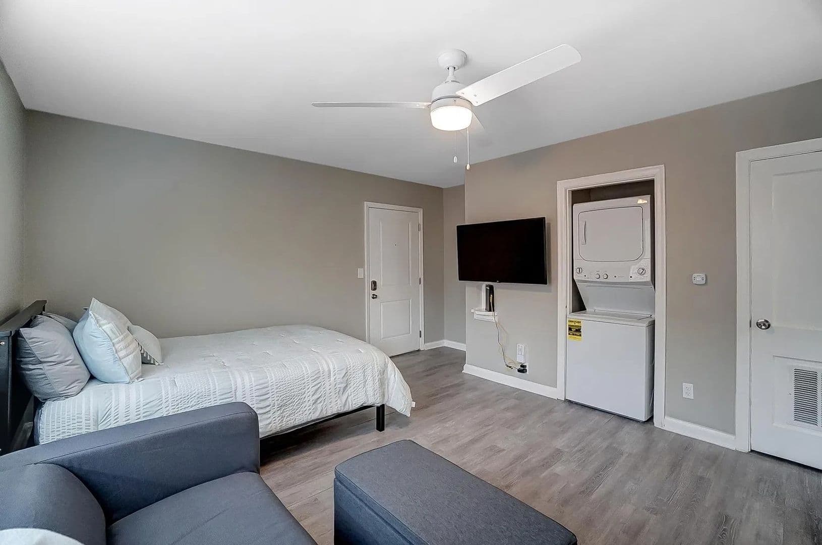 Cincinnati Apartment: 334 Helen Street