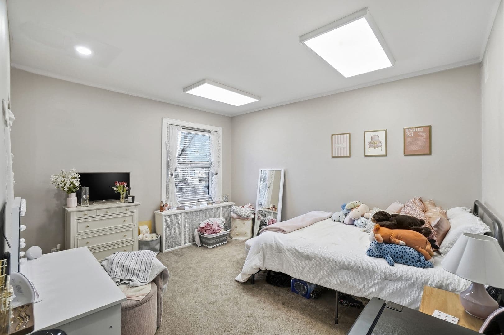 Cincinnati Apartment: 2406 Auburn Ave