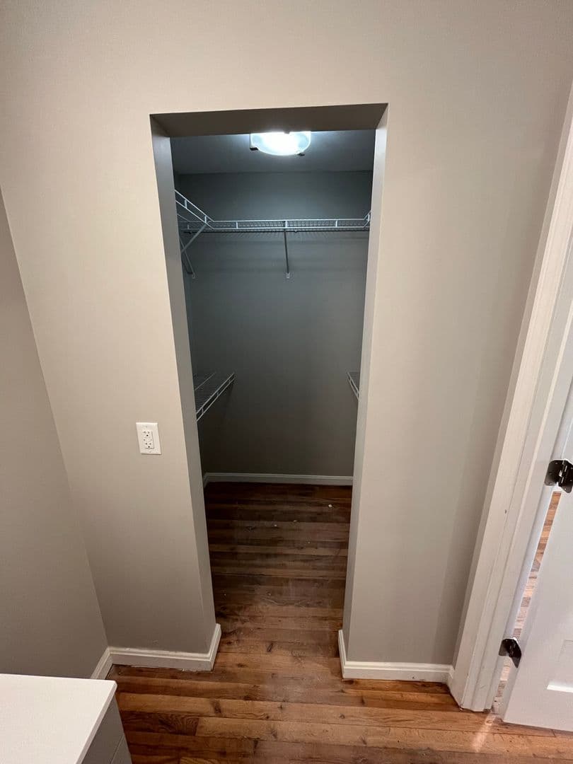 Cincinnati Apartment: 1-17 2341 Burnet Avenue