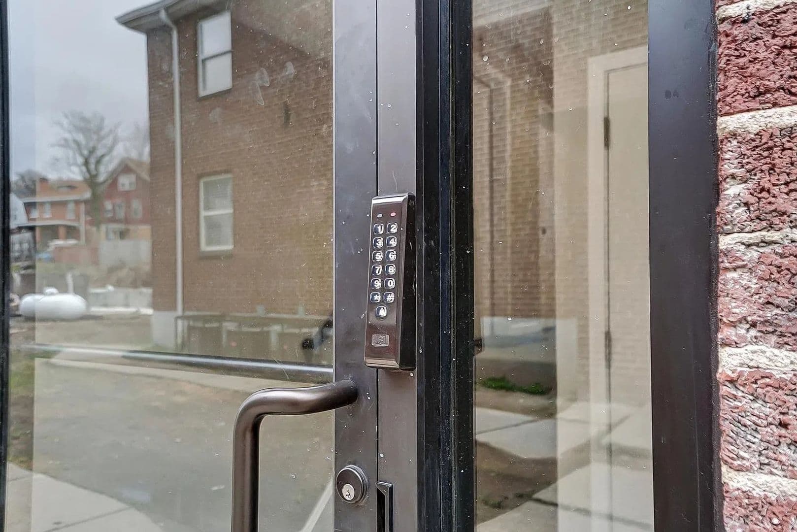 Cincinnati Apartment: 330 Helen Street