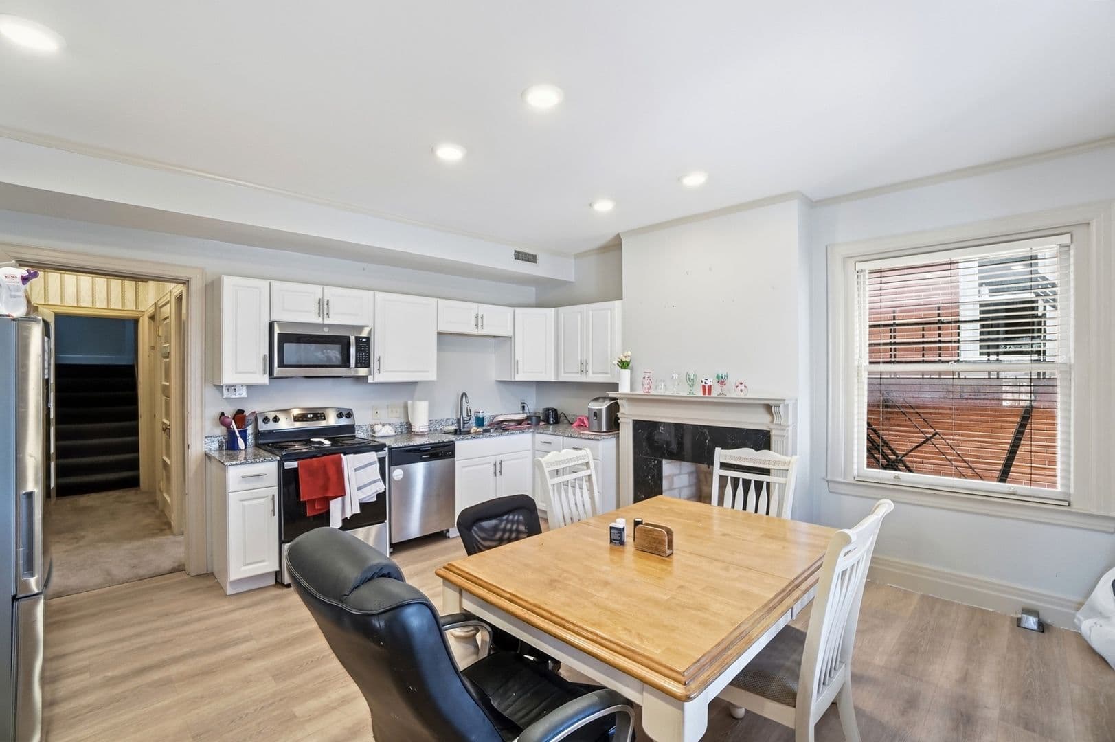 Cincinnati Apartment: 2406 Auburn Ave