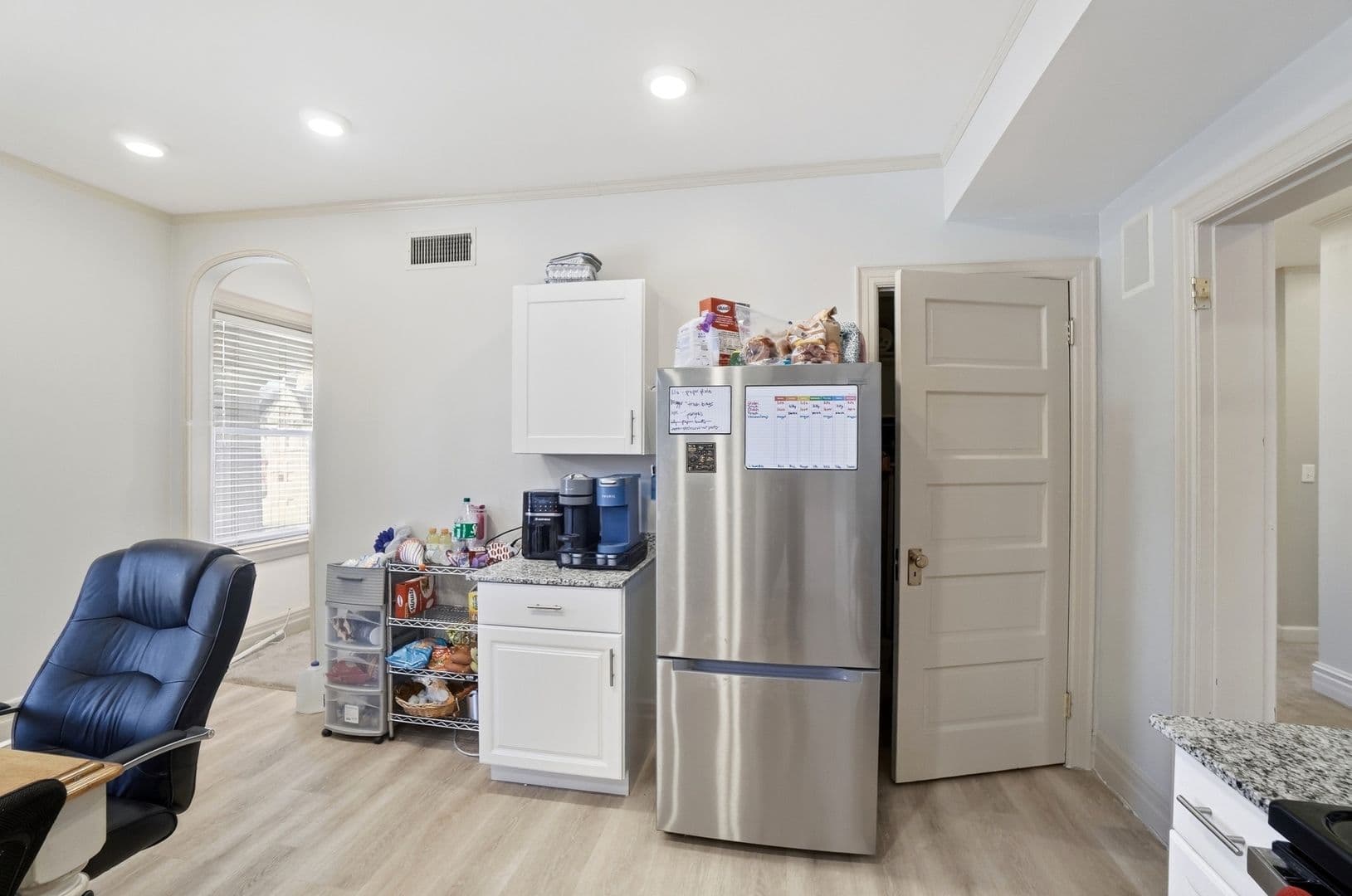 Cincinnati Apartment: 2406 Auburn Ave