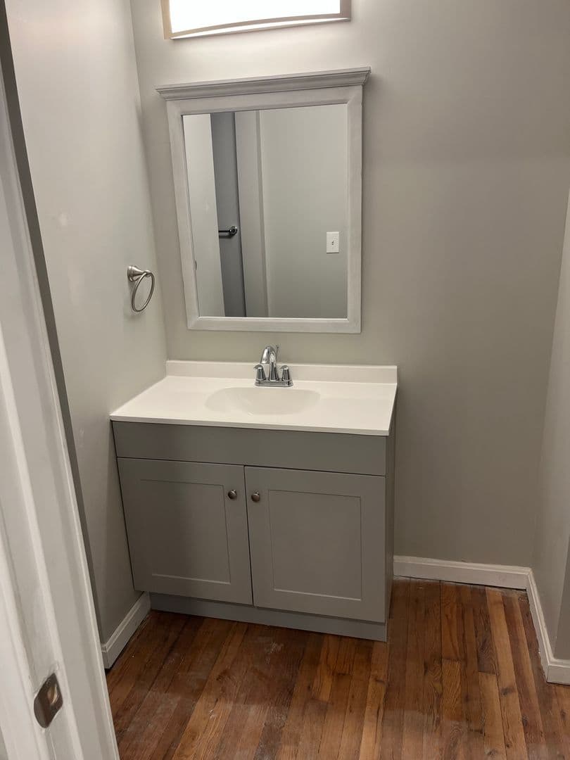 Cincinnati Apartment: 1-17 2341 Burnet Avenue