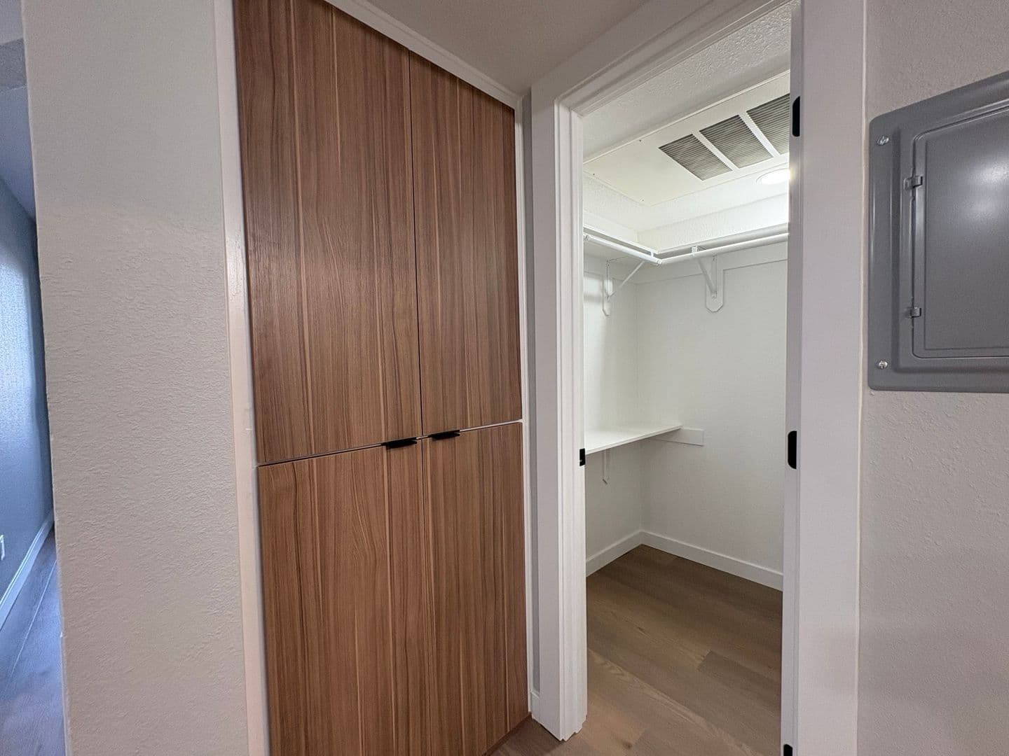 Costa Mesa Apartment: 2855 Pinecreek Drive