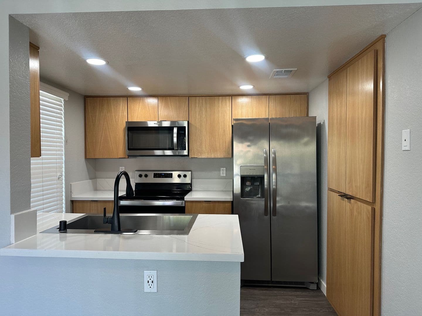 Riverside Apartment: 3957 Pierce Street