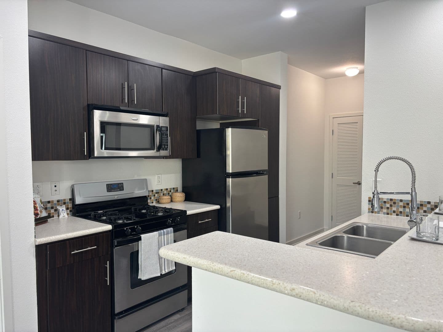 Los Angeles Apartment: 138 North Beaudry Avenue