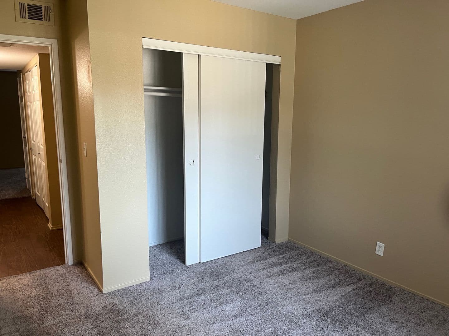 Riverside Apartment: 3957 Pierce Street