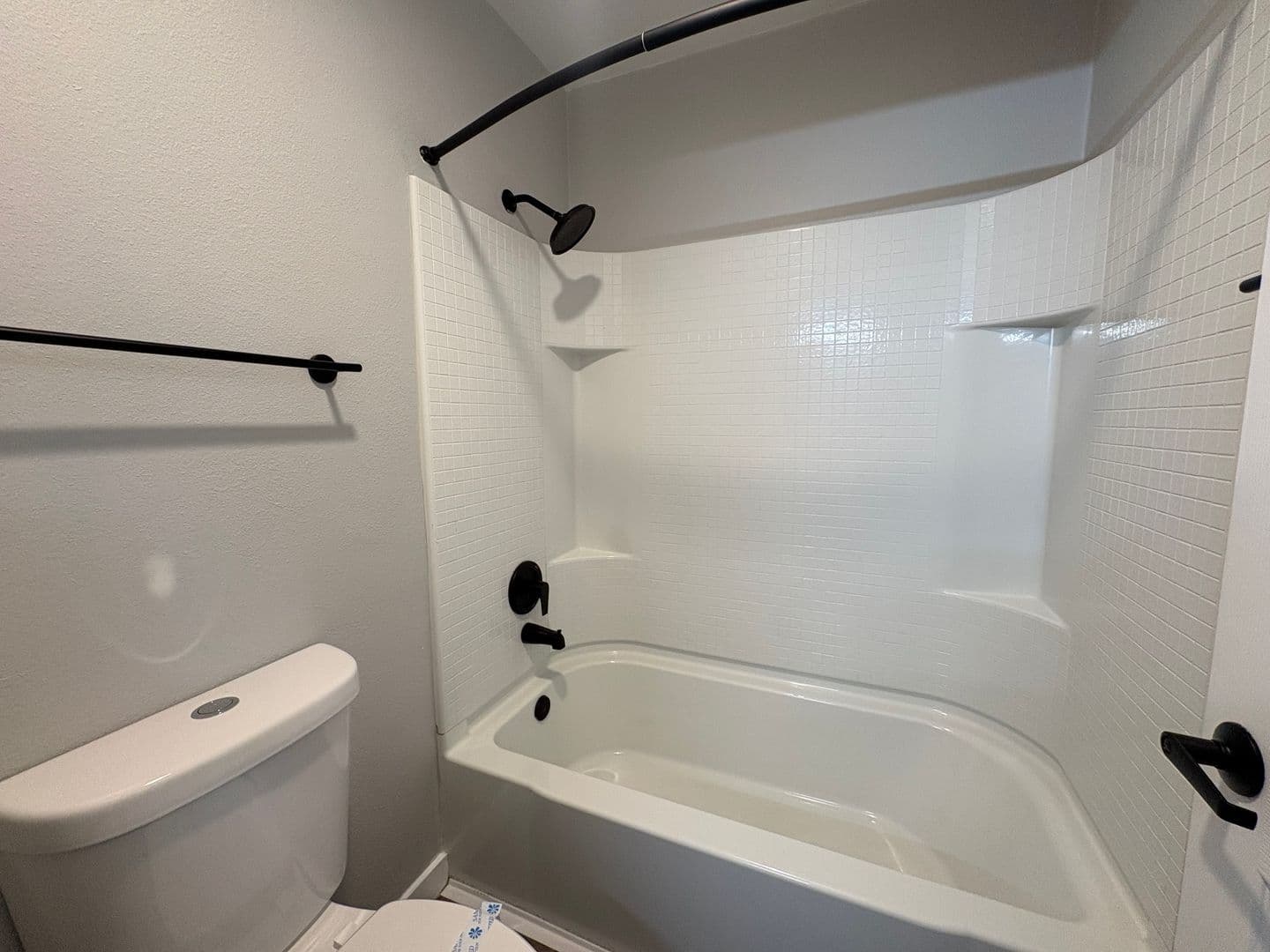Costa Mesa Apartment: 2855 Pinecreek Drive