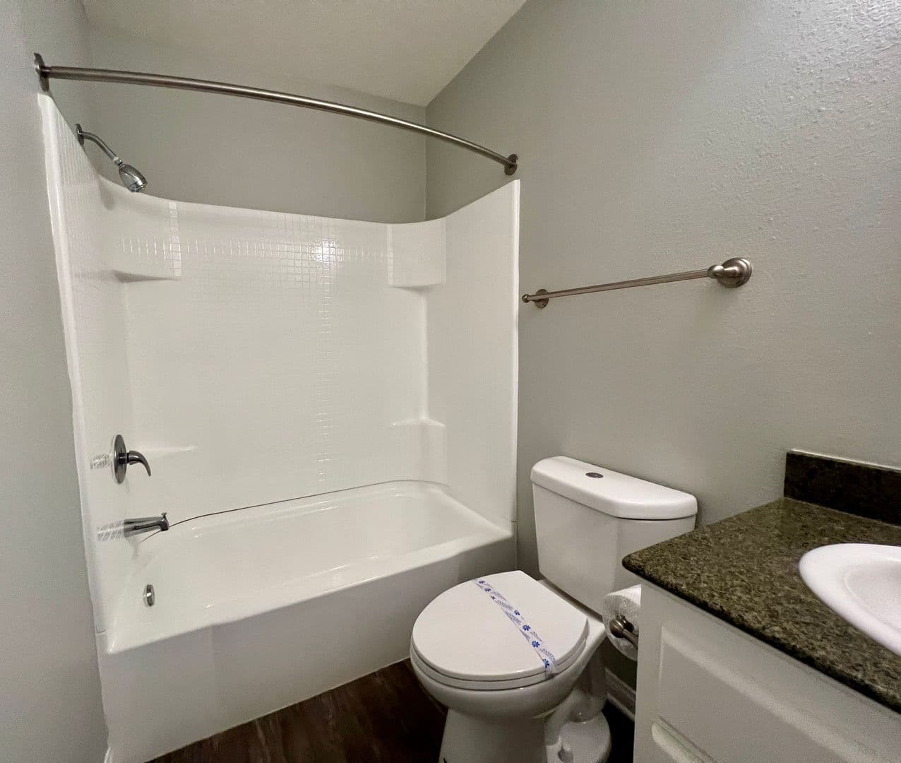 Garden Grove Apartment: 13884 Euclid Avenue