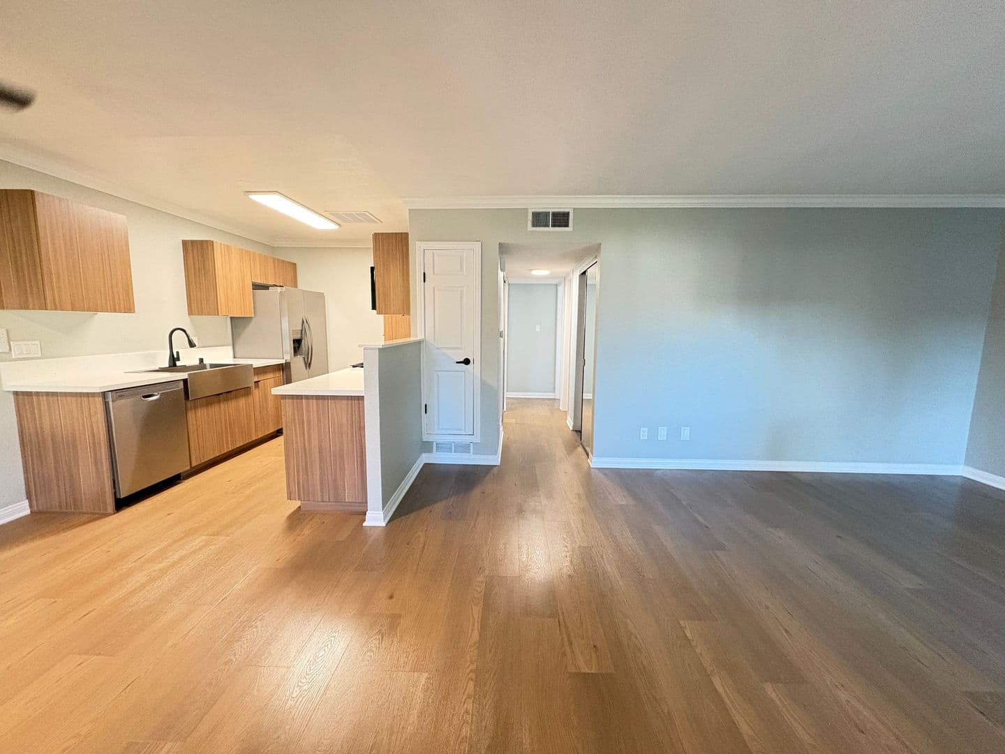 Lakewood Apartment: 4905 Castana Avenue