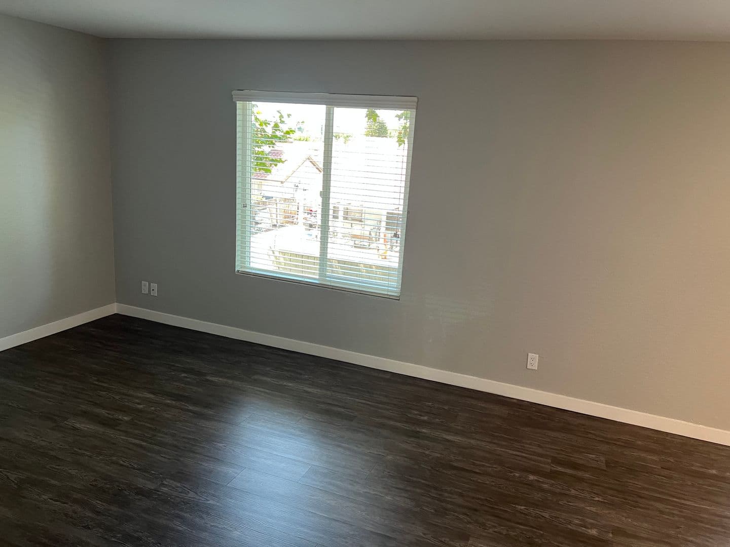 Riverside Apartment: 3957 Pierce Street