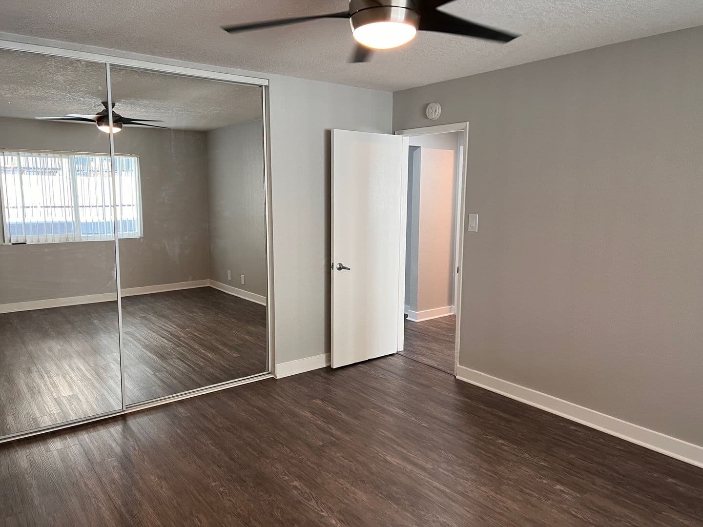 Long Beach Apartment: 1718 Ximeno Avenue