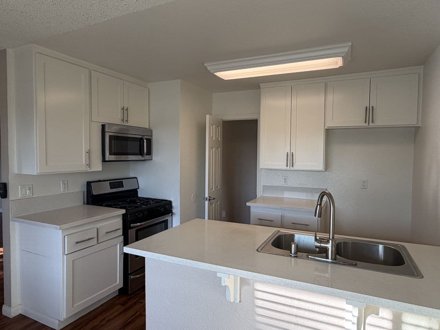 Norwalk Apartment: 12301 Studebaker Road