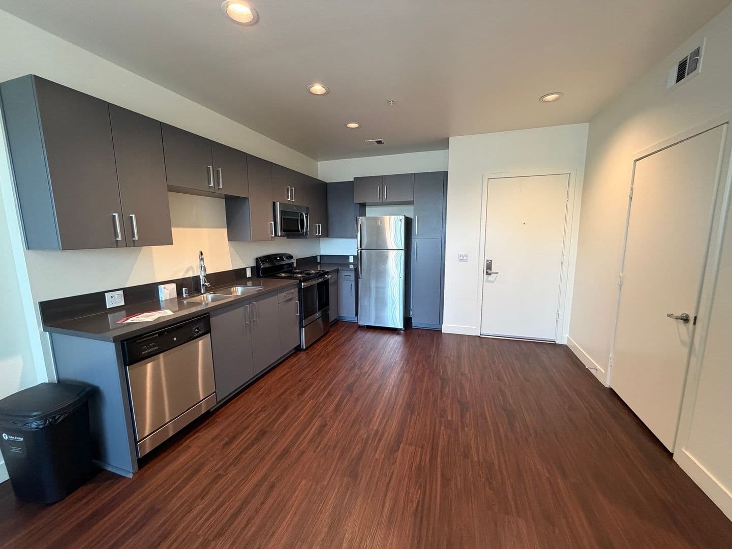 Riverside Apartment: 3050 Mission Inn Avenue