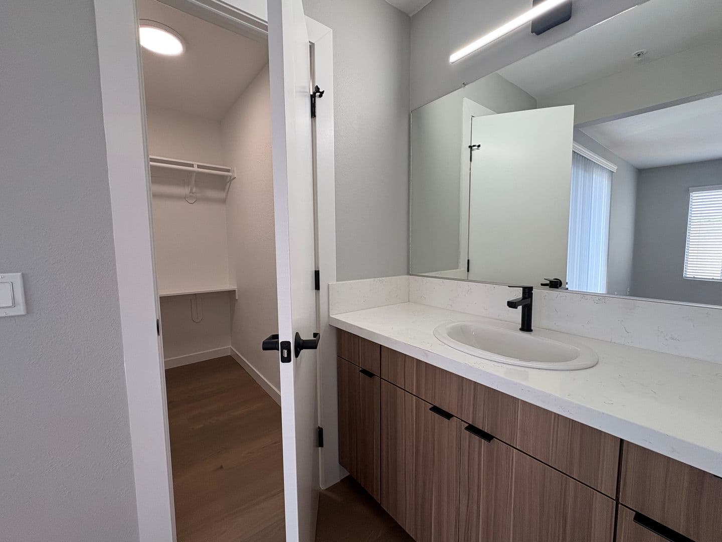 Costa Mesa Apartment: 2855 Pinecreek Drive